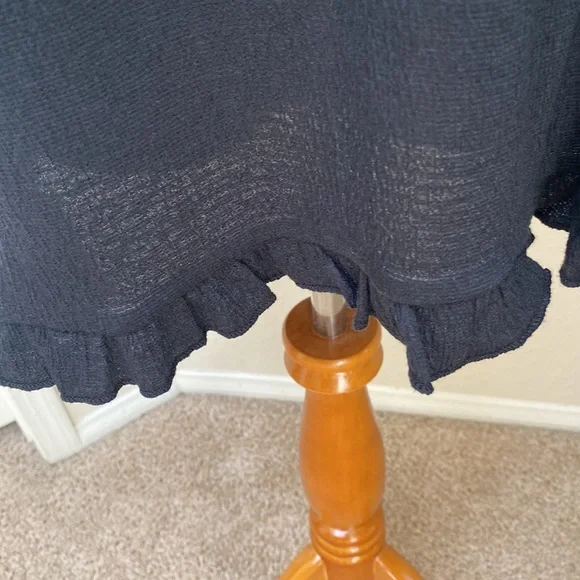 AnyBody Short Sleeve With Ruffle Bottom - Picture 3 of 4